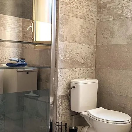 St Raphael Centre Calme Clim Commerces A Pieds Appartement Saint-Raphaël