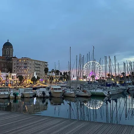 St Raphaël Centre Calme Clim Commerces à Pieds *