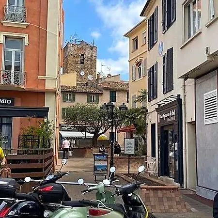 St Raphael Centre Calme Clim Commerces A Pieds *