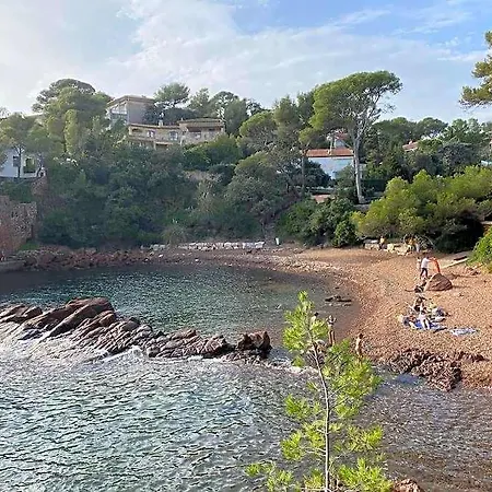 St Raphael Centre Calme Clim Commerces A Pieds Saint-Raphael (Var)