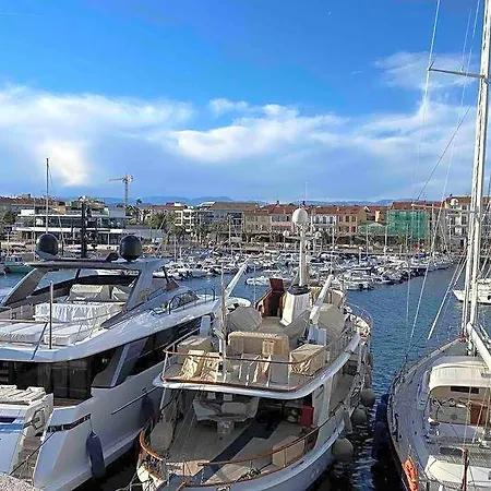 St Raphael Centre Calme Clim Commerces A Pieds *