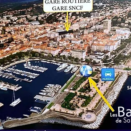 St Raphael Centre Calme Clim Commerces A Pieds * Saint-Raphael (Var)