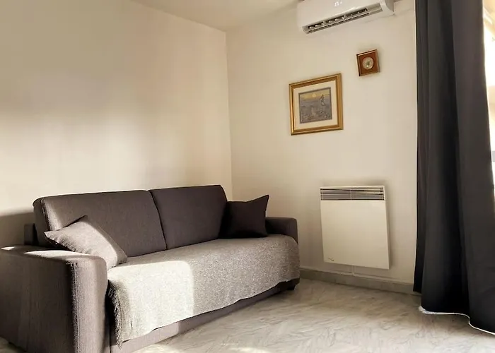 St Raphael Centre Calme Clim Commerces A Pieds Διαμέρισμα Saint-Raphaël